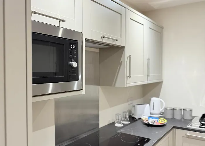 アパート Garth House, 66 Clarence Street, *