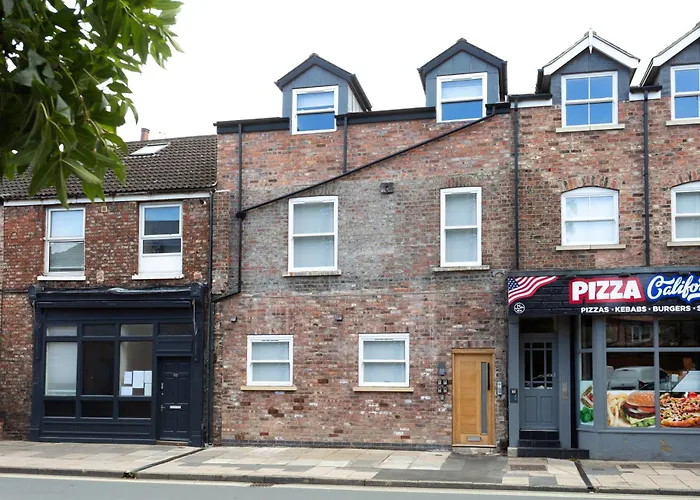 Garth House, 66 Clarence Street,